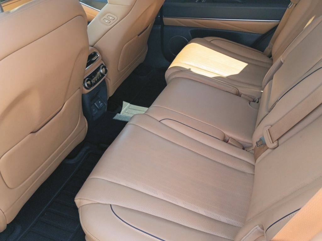 Used 2022 Genesis GV80 2.5T w/ Prestige Package 04 AWD/4WD image 9