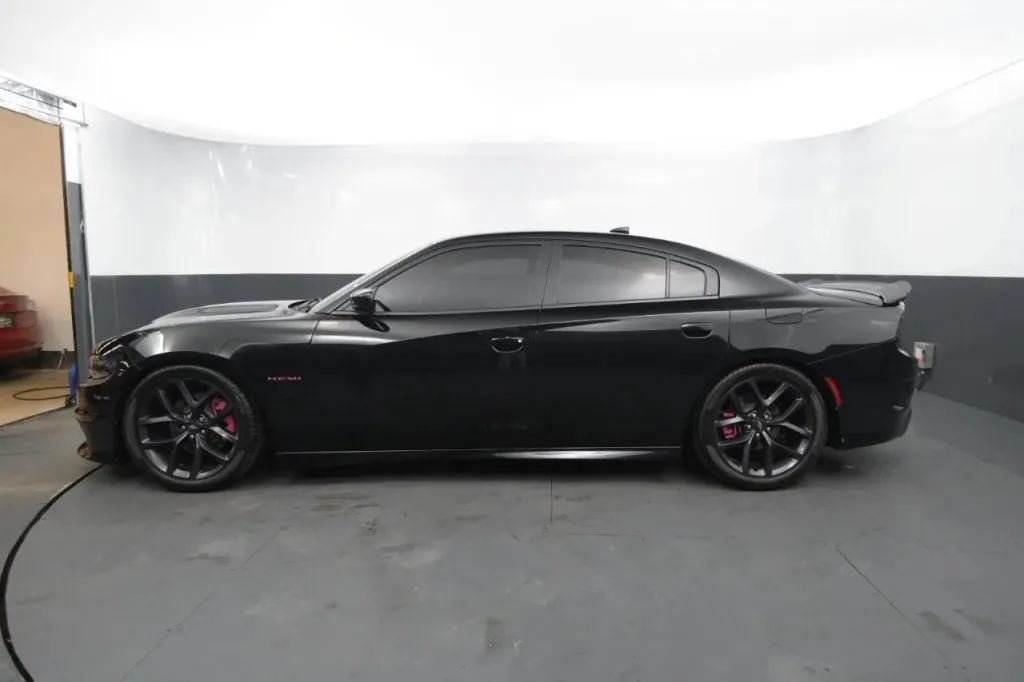 Used 2021 Dodge Charger R/T w/ Blacktop Package RWD image 2