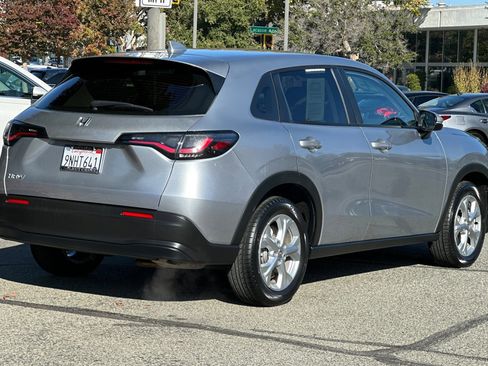 Used 2023 Honda HR-V LX image 4