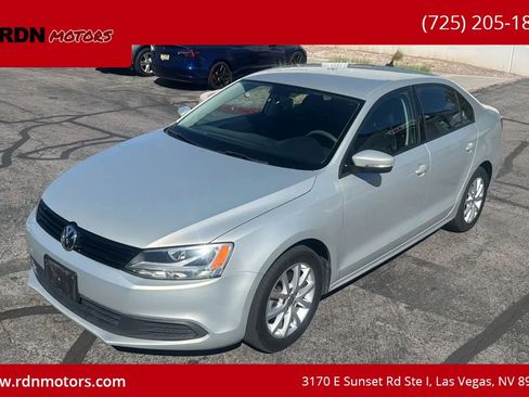 Used 2012 Volkswagen Jetta SE image 1