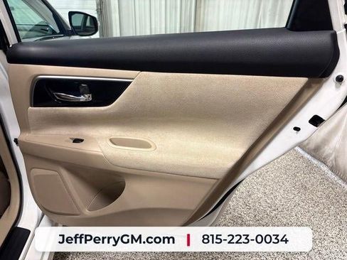 Used 2013 Nissan Altima 3.5 SV w/ Navigation Pkg FWD image 17