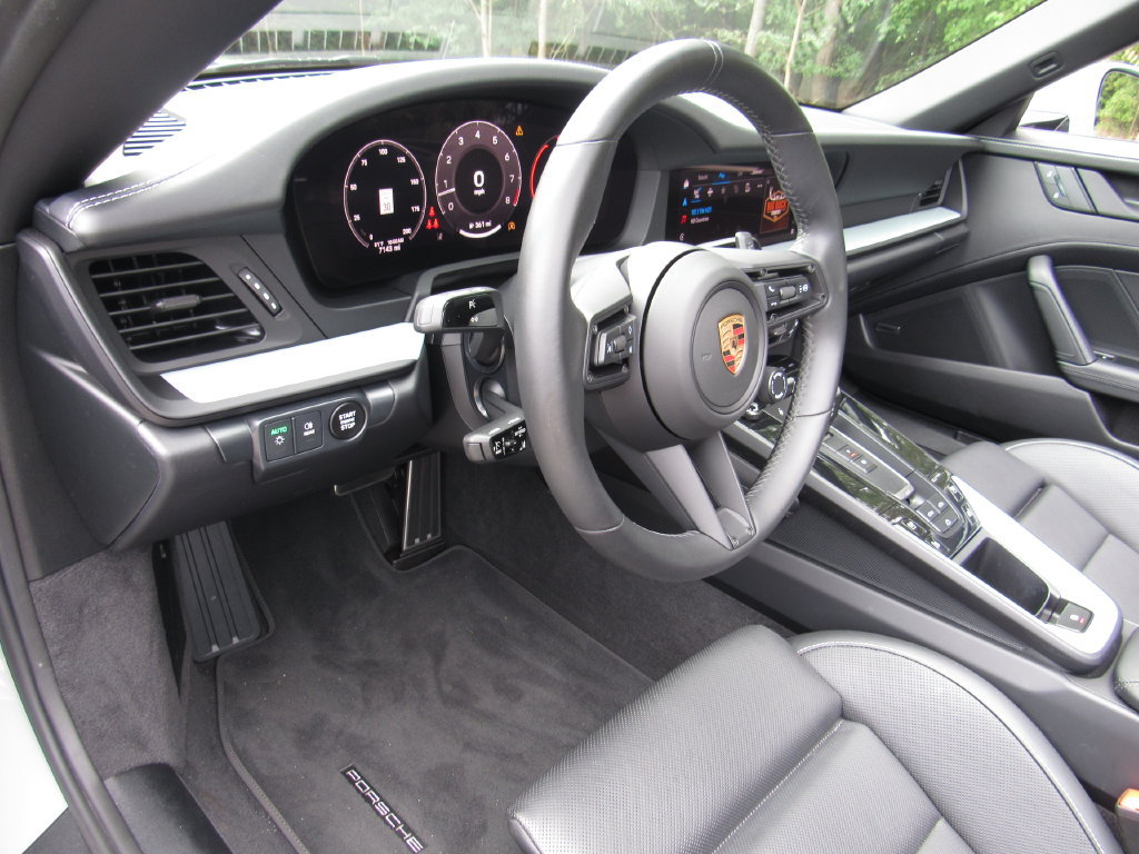 Certified 2025 Porsche 911 Carrera RWD image 4