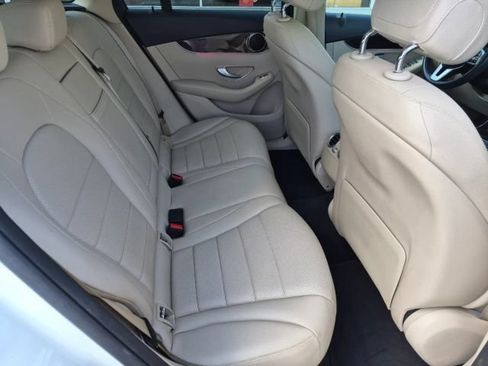 Used 2021 Mercedes-Benz GLC 300 4MATIC image 17