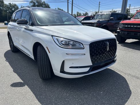 Used 2023 Lincoln Corsair Reserve w/ Equipment Group 201A image 1