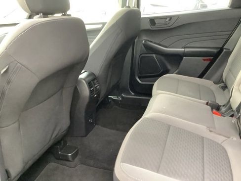 Used 2022 Ford Escape SE w/ SE Sport Appearance Package image 25