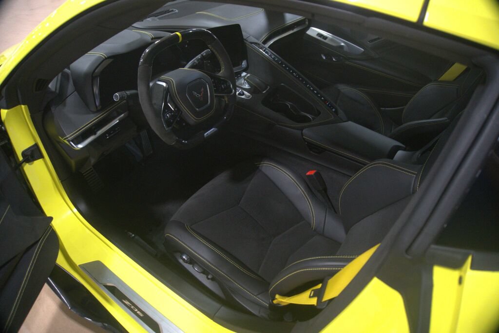 Used 2024 Chevrolet Corvette Z06 RWD image 36