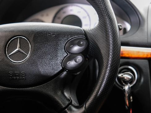 Used 2009 Mercedes-Benz E 550 Sedan image 19