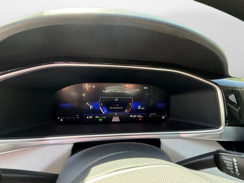 New 2026 Volkswagen Taos SE AWD/4WD image 11