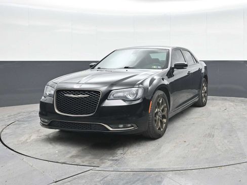 Used 2017 Chrysler 300 S w/ 300S Premium Group 2 w/2_L AWD/4WD image 5