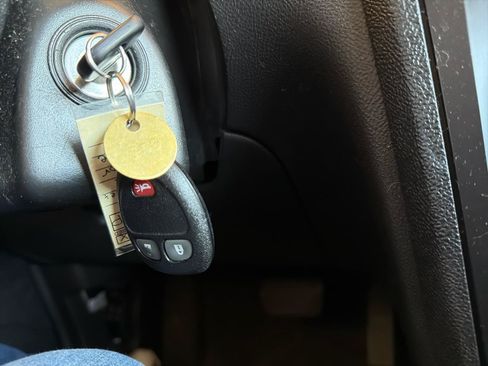 Used 2010 Chevrolet HHR LS FWD image 24