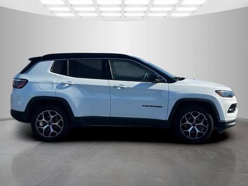 Certified 2025 Jeep Compass Limited AWD/4WD image 8