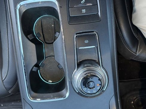 Used 2020 Ford Fusion Titanium image 22