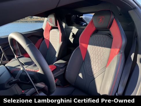 Used 2024 Lamborghini Revuelto image 20