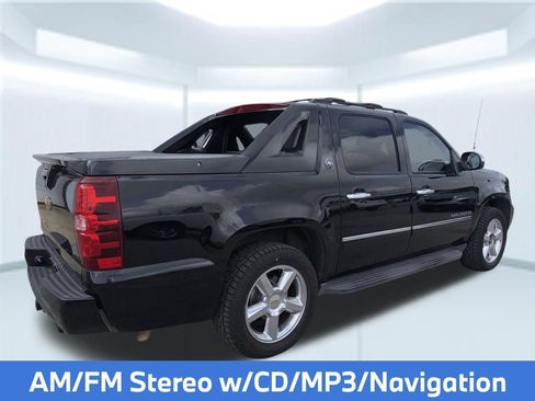 Used 2013 Chevrolet Avalanche LTZ RWD image 9