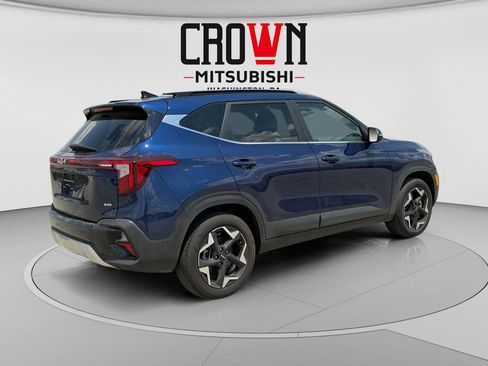 Used 2025 Kia Seltos EX AWD/4WD image 3