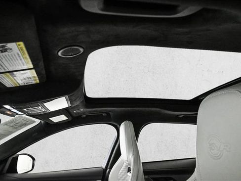 Used 2022 Jaguar F-PACE SVR image 16