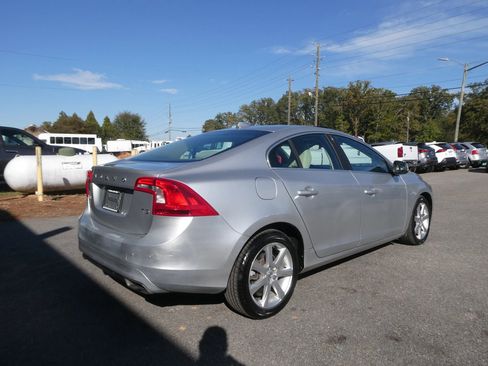 Used 2016 Volvo S60 T5 Premier w/ Convenience Package image 5