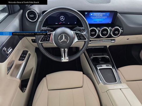 Used 2025 Mercedes-Benz GLA 250 4MATIC image 12