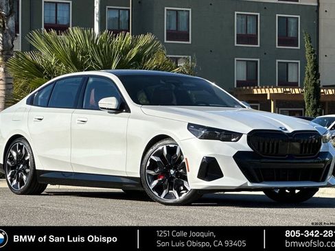 New 2026 BMW 550e xDrive w/ Executive Package image 1