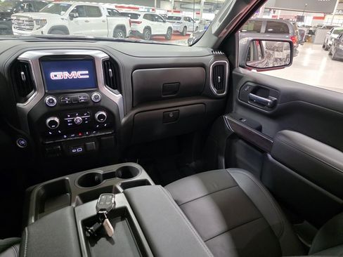 Used 2022 GMC Sierra 1500 SLT image 17