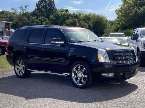 Used 2014 Cadillac Escalade Premium image 1