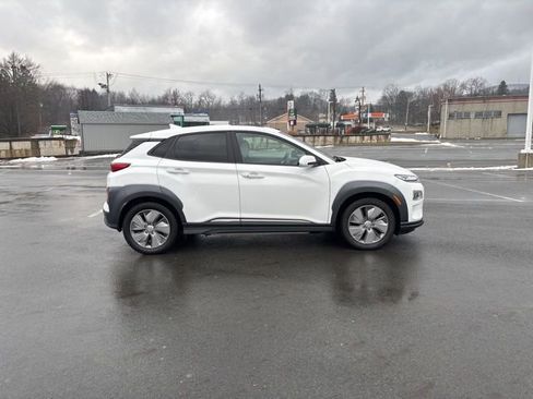 Used 2021 Hyundai Kona Limited image 6