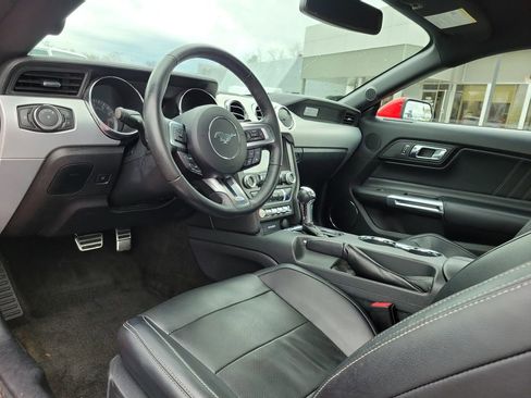 Used 2016 Ford Mustang Premium image 18