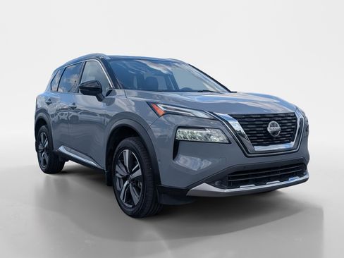 Used 2021 Nissan Rogue Platinum AWD/4WD image 2