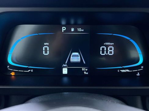 Used 2025 Hyundai Elantra Sport image 17