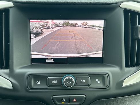 Used 2024 GMC Terrain SLE FWD image 21