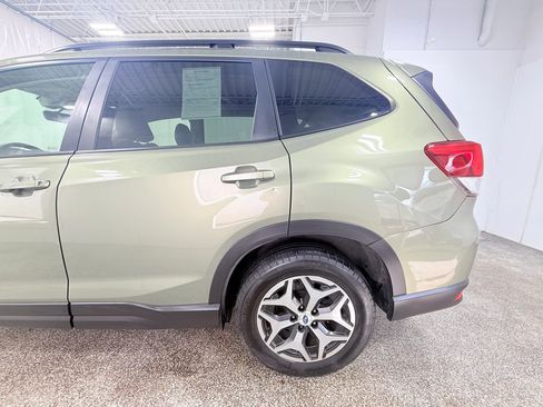 Used 2019 Subaru Forester Premium image 5