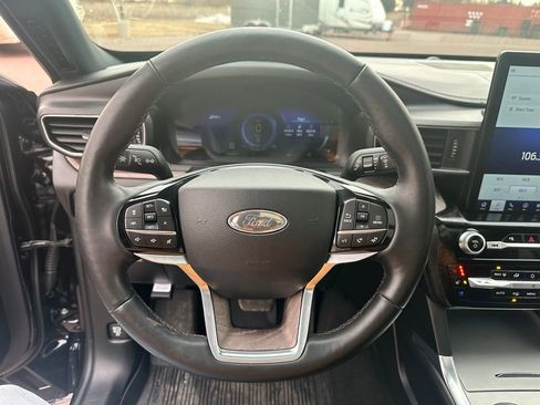 Used 2024 Ford Explorer Platinum w/ Technology Package image 14