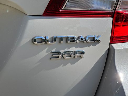 Used 2015 Subaru Outback 3.6R Limited image 21