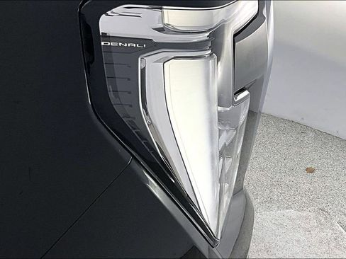 Used 2025 GMC Yukon Denali image 39