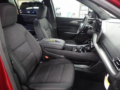 Used 2025 Chevrolet Traverse LT w/ Enhanced Driving Package image 28