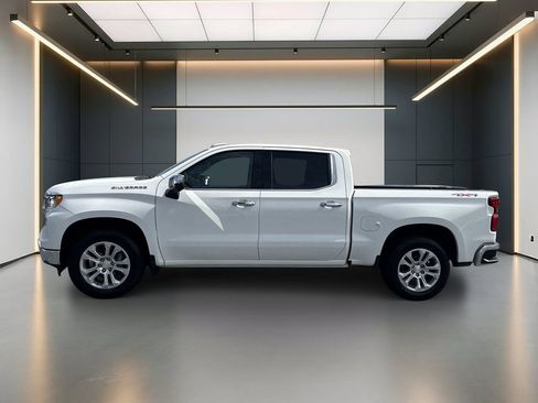 Used 2022 Chevrolet Silverado 1500 LTZ w/ LTZ Premium Package AWD/4WD image 2