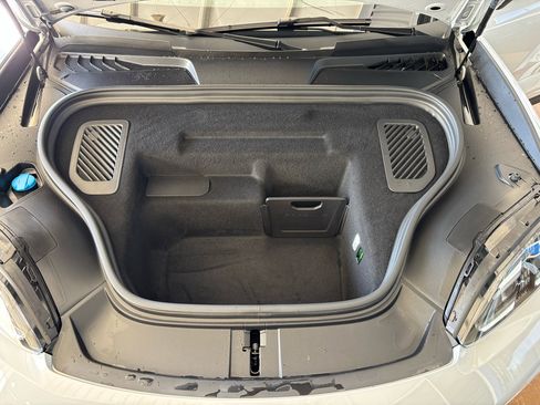 Used 2025 Porsche Macan 4S Electric image 34