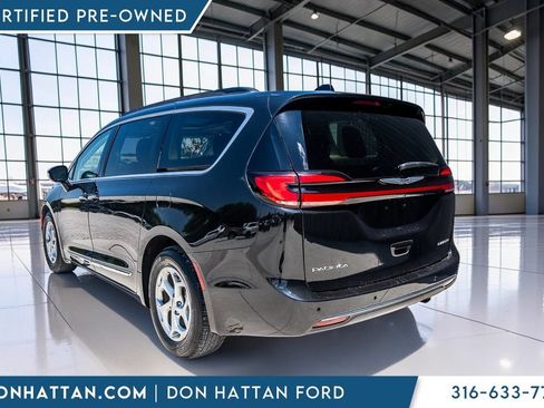 Used 2023 Chrysler Pacifica Limited FWD image 26