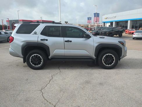 Used 2025 Toyota 4Runner TRD Off-Road AWD/4WD image 9