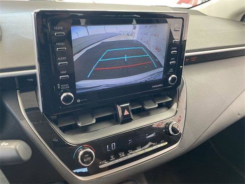 Certified 2021 Toyota Corolla LE FWD image 18