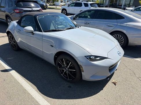 Used 2025 MAZDA MX-5 Miata Grand Touring w/ Weather Package RWD image 3