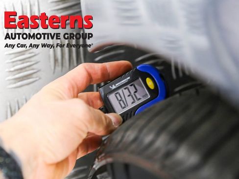 Used 2021 Toyota Corolla SE w/ SE Premium Package image 27