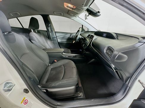 Used 2017 Toyota Prius One FWD image 28