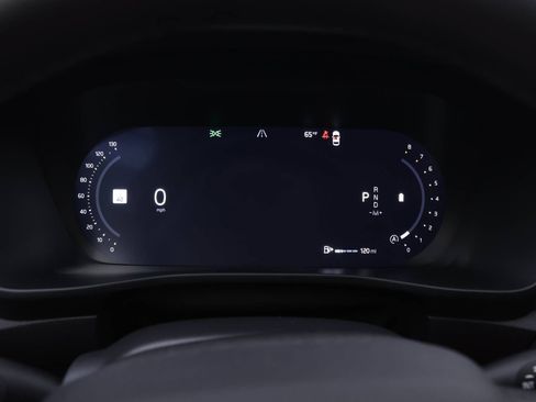 Certified 2025 Volvo XC40 B5 Plus image 10