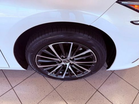 Certified 2024 Lexus ES 350 w/ Premium Package FWD image 15