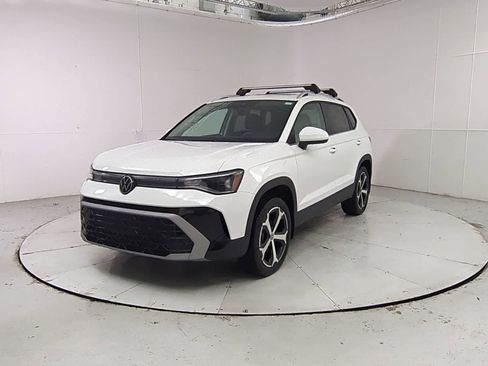 New 2025 Volkswagen Taos SEL image 1