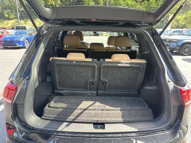 Used 2023 Volkswagen Tiguan SE FWD image 22