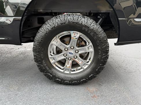 Used 2018 Ford F150 XLT w/ Equipment Group 302A Luxury AWD/4WD image 26