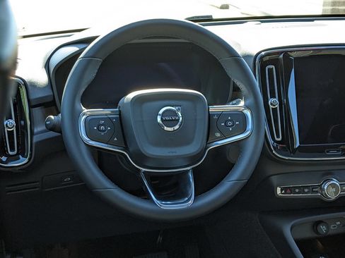 Certified 2023 Volvo XC40 Recharge Ultimate AWD/4WD image 14