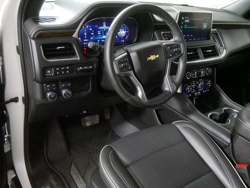 Used 2024 Chevrolet Tahoe Premier AWD/4WD image 15